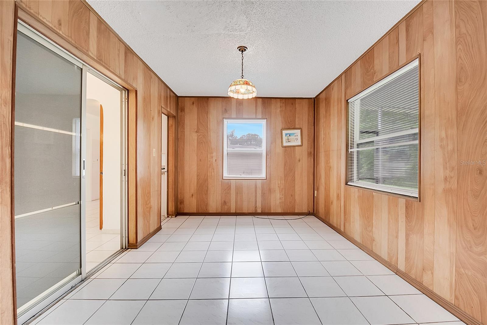 Image 15 of 33 For 1040 San Luis Drive