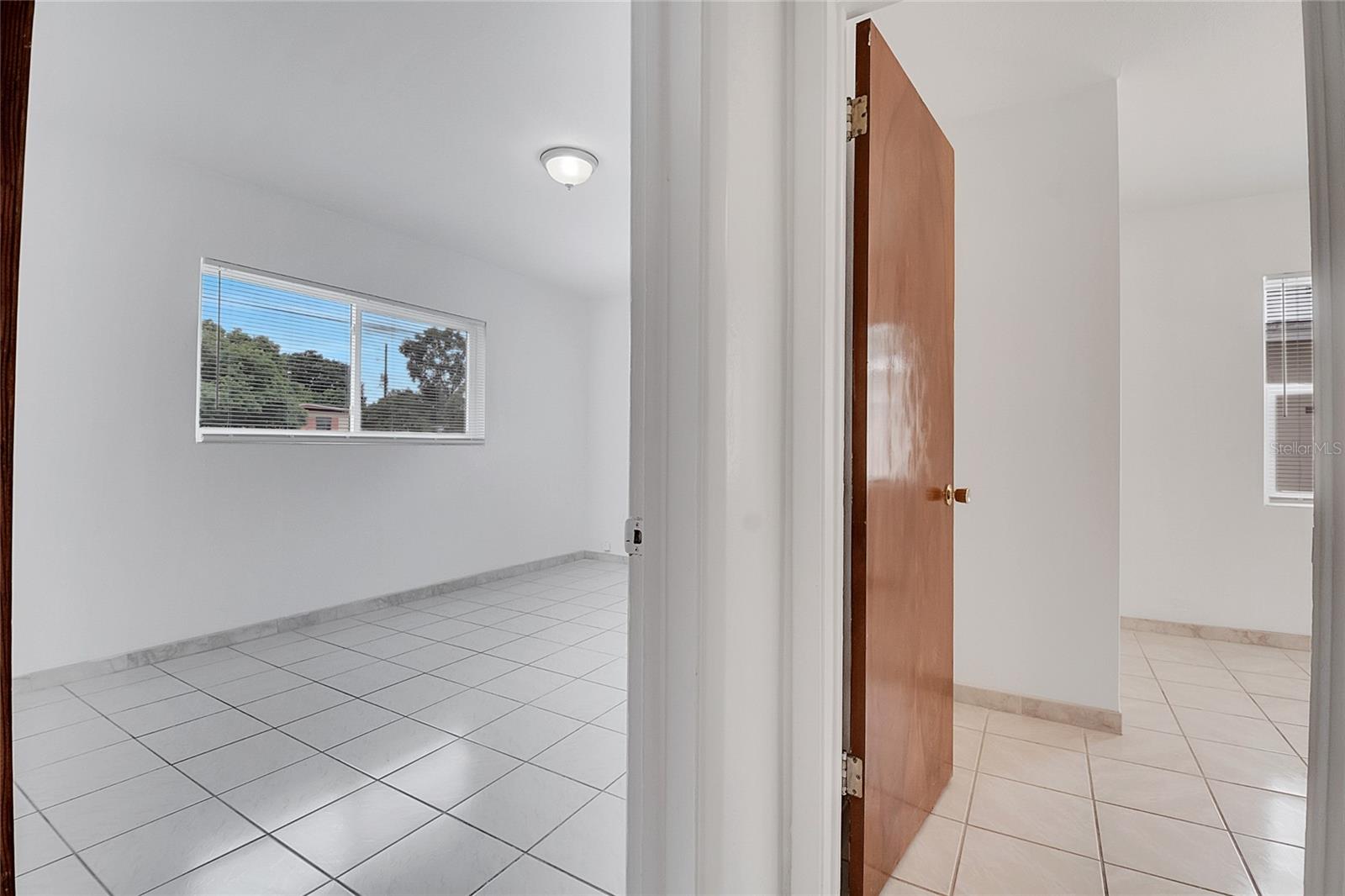 Image 22 of 33 For 1040 San Luis Drive