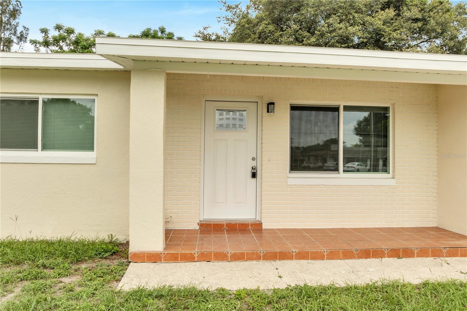 Image 4 of 33 For 1040 San Luis Drive
