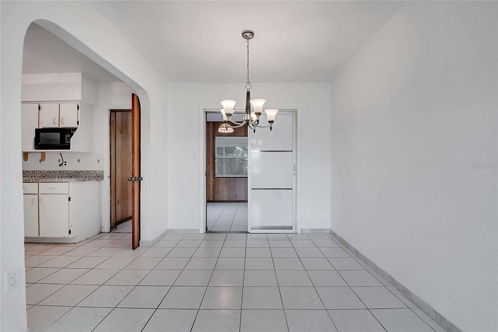 Image 8 of 33 For 1040 San Luis Drive