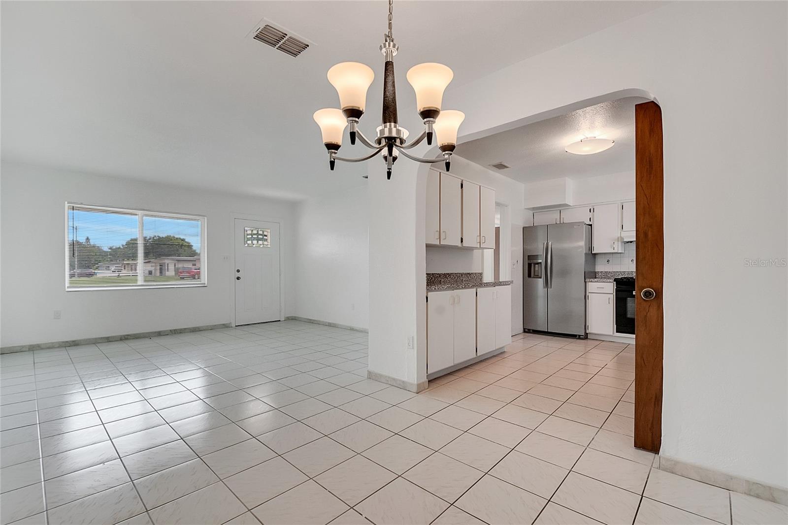Image 9 of 33 For 1040 San Luis Drive