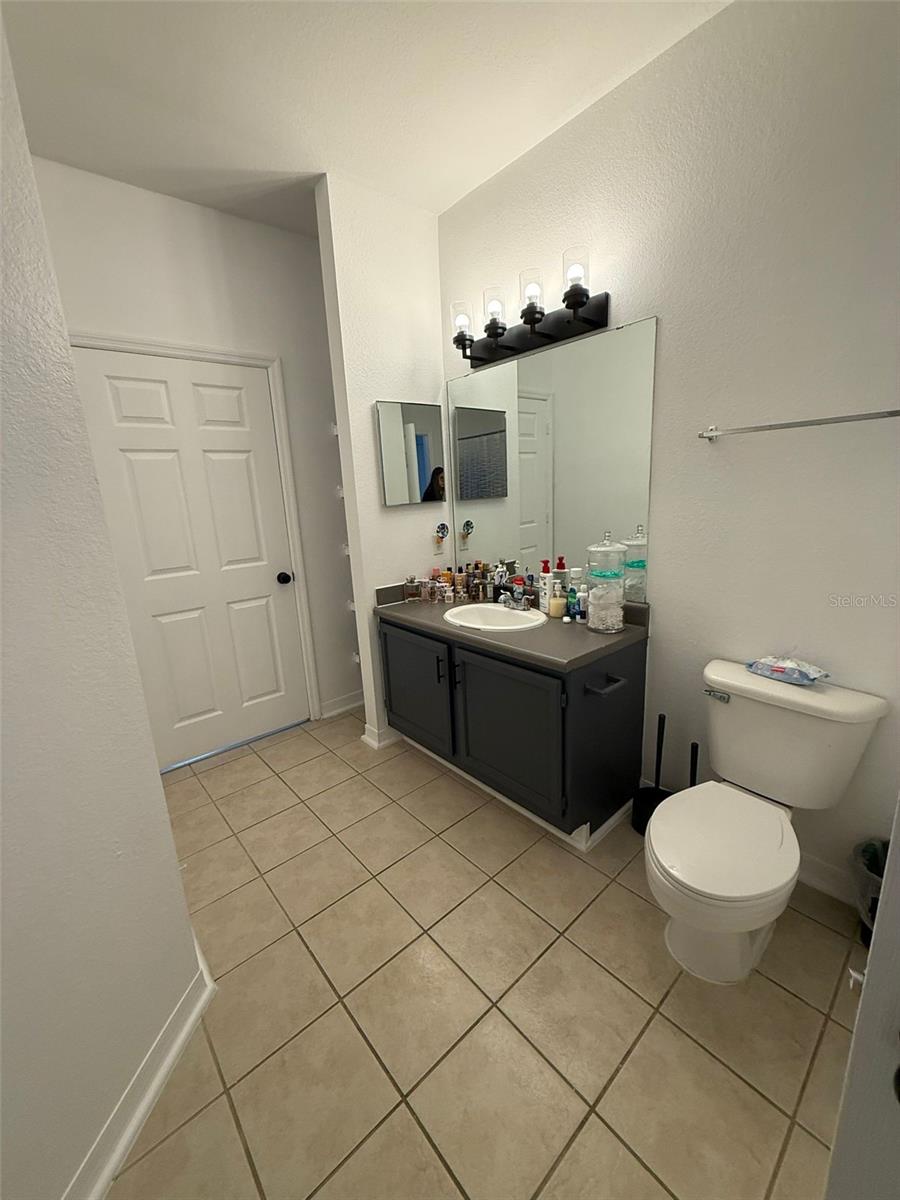 Image 10 of 22 For 3315 Parkchester Square Boulevard 301