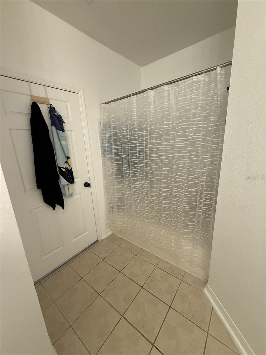 Image 11 of 22 For 3315 Parkchester Square Boulevard 301