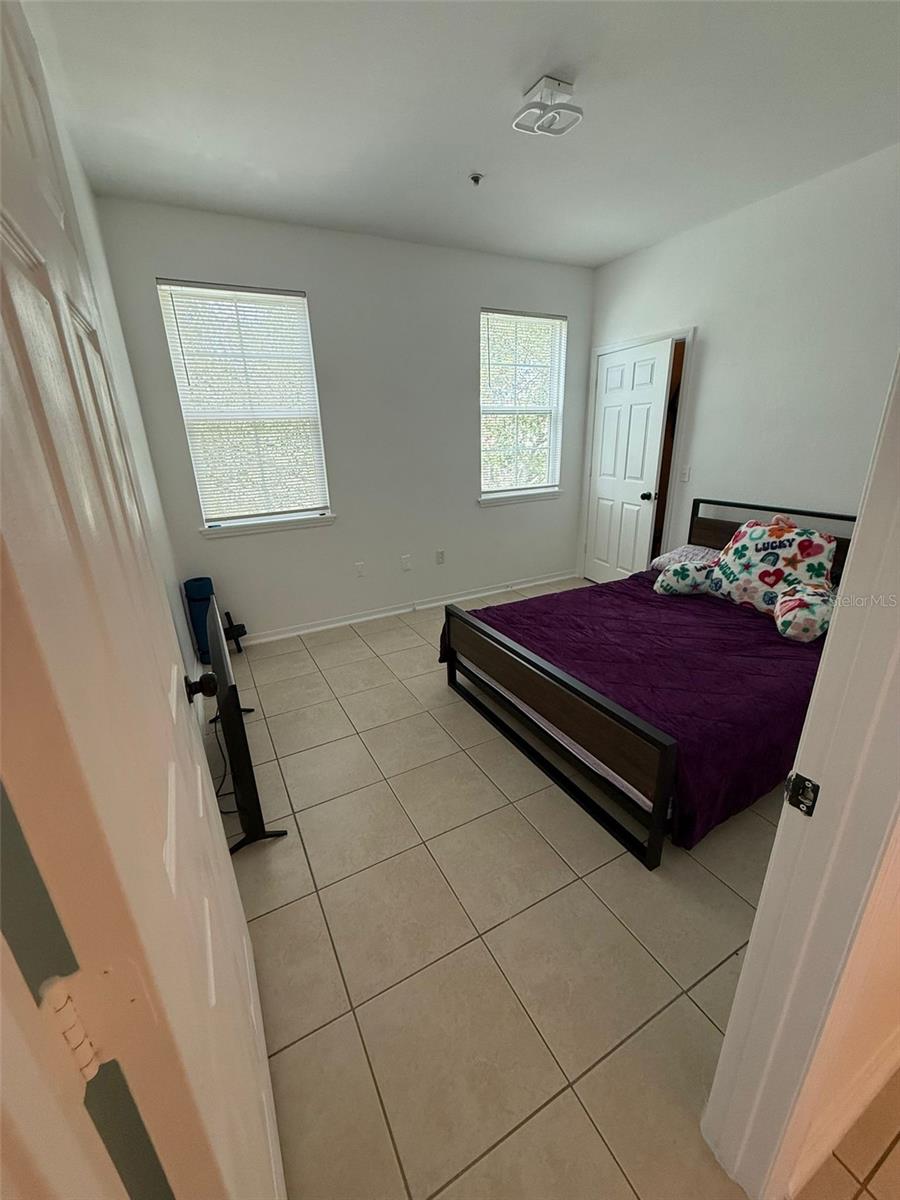 Image 13 of 22 For 3315 Parkchester Square Boulevard 301