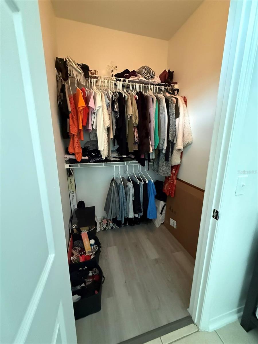 Image 14 of 22 For 3315 Parkchester Square Boulevard 301