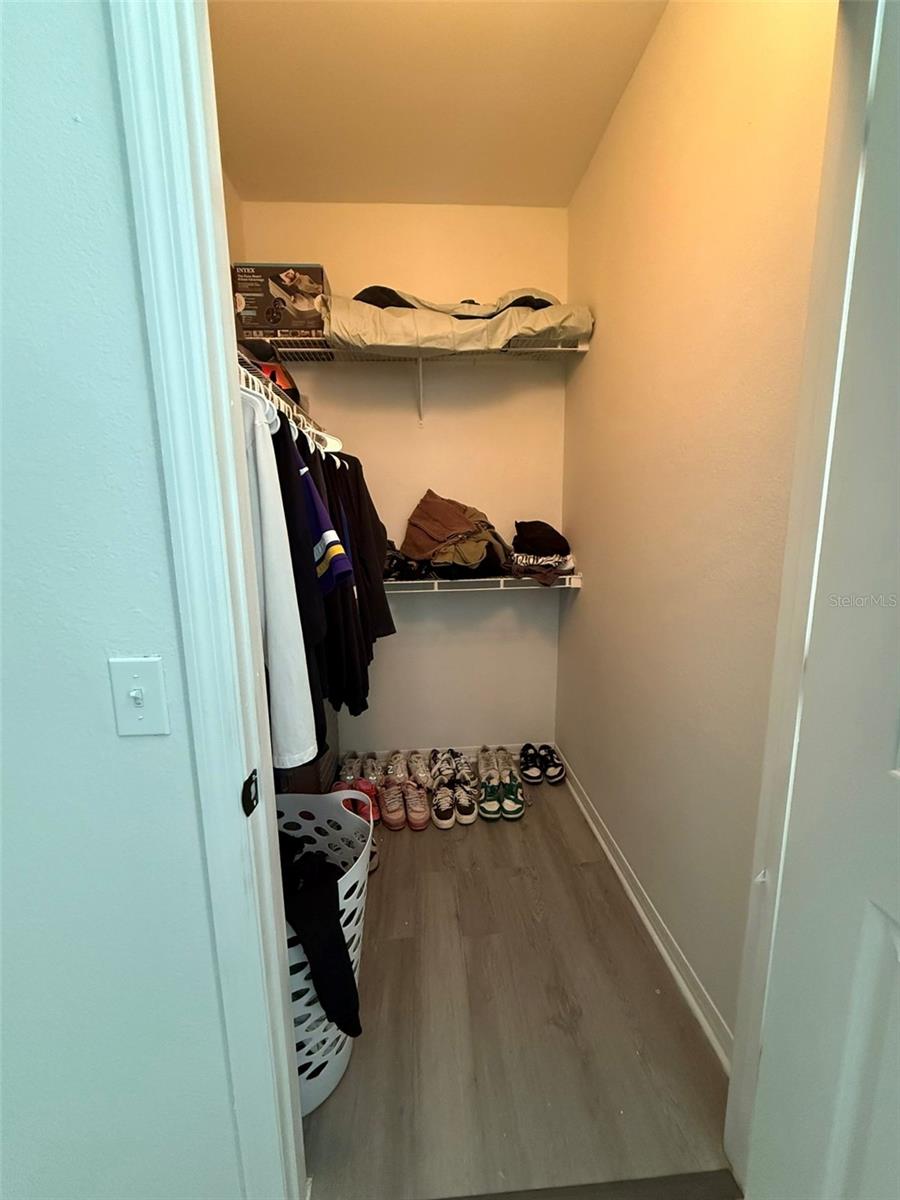 Image 16 of 22 For 3315 Parkchester Square Boulevard 301