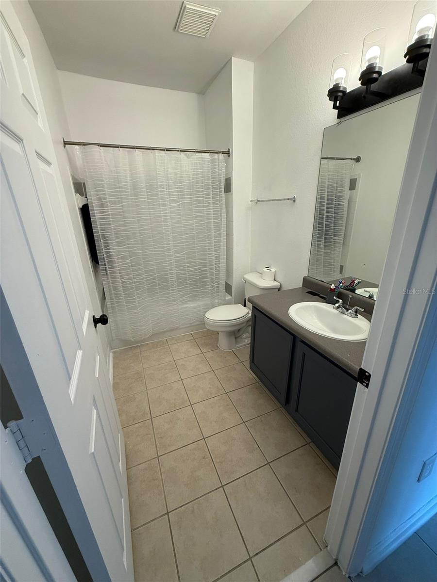 Image 17 of 22 For 3315 Parkchester Square Boulevard 301