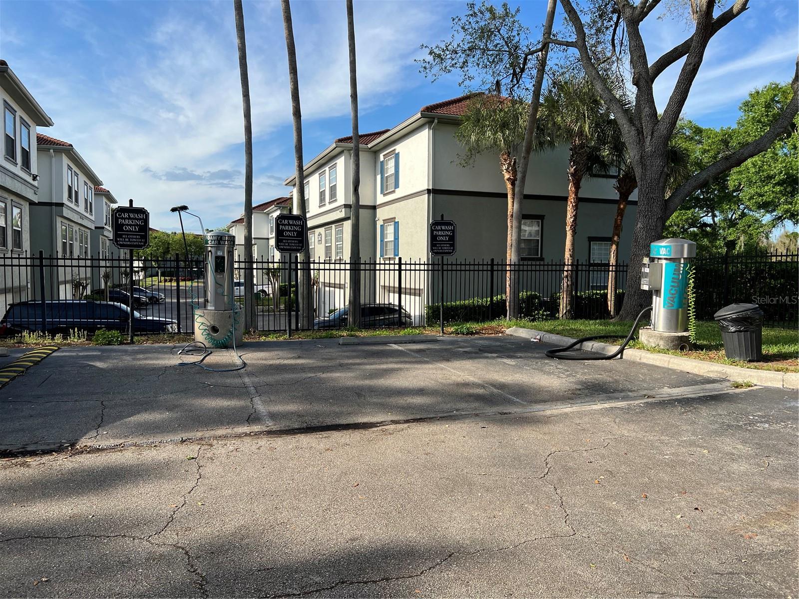 Image 19 of 22 For 3315 Parkchester Square Boulevard 301