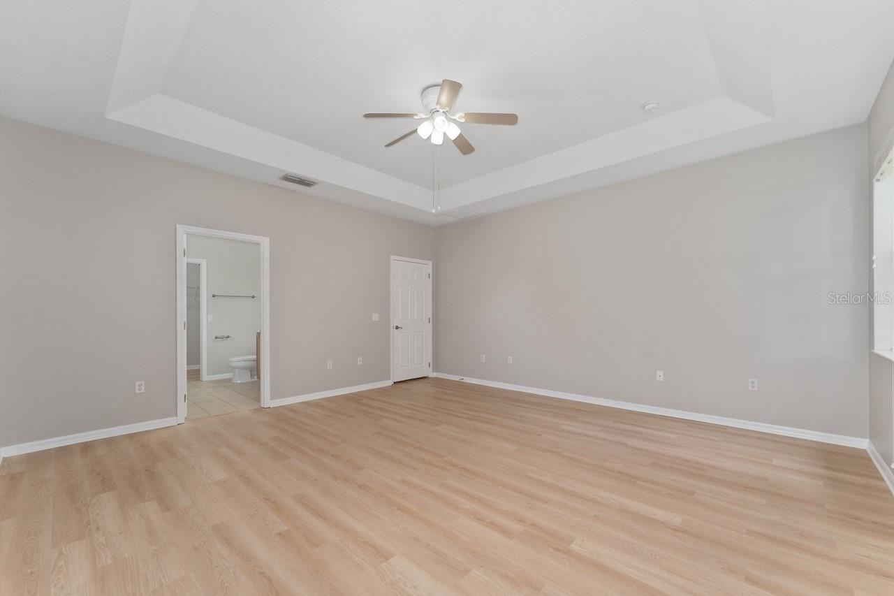 Image 10 of 27 For 10360 Stratford Pointe Avenue