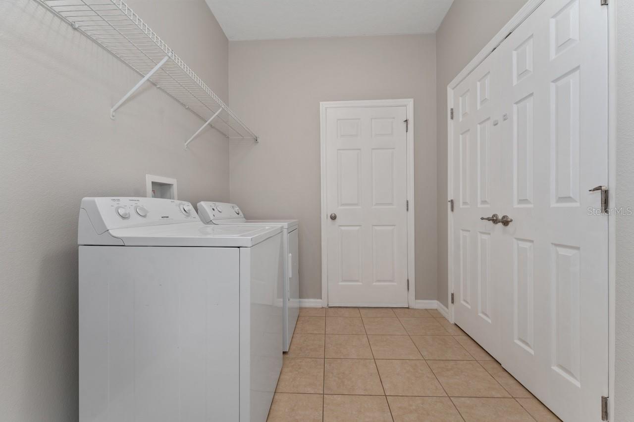 Image 19 of 27 For 10360 Stratford Pointe Avenue