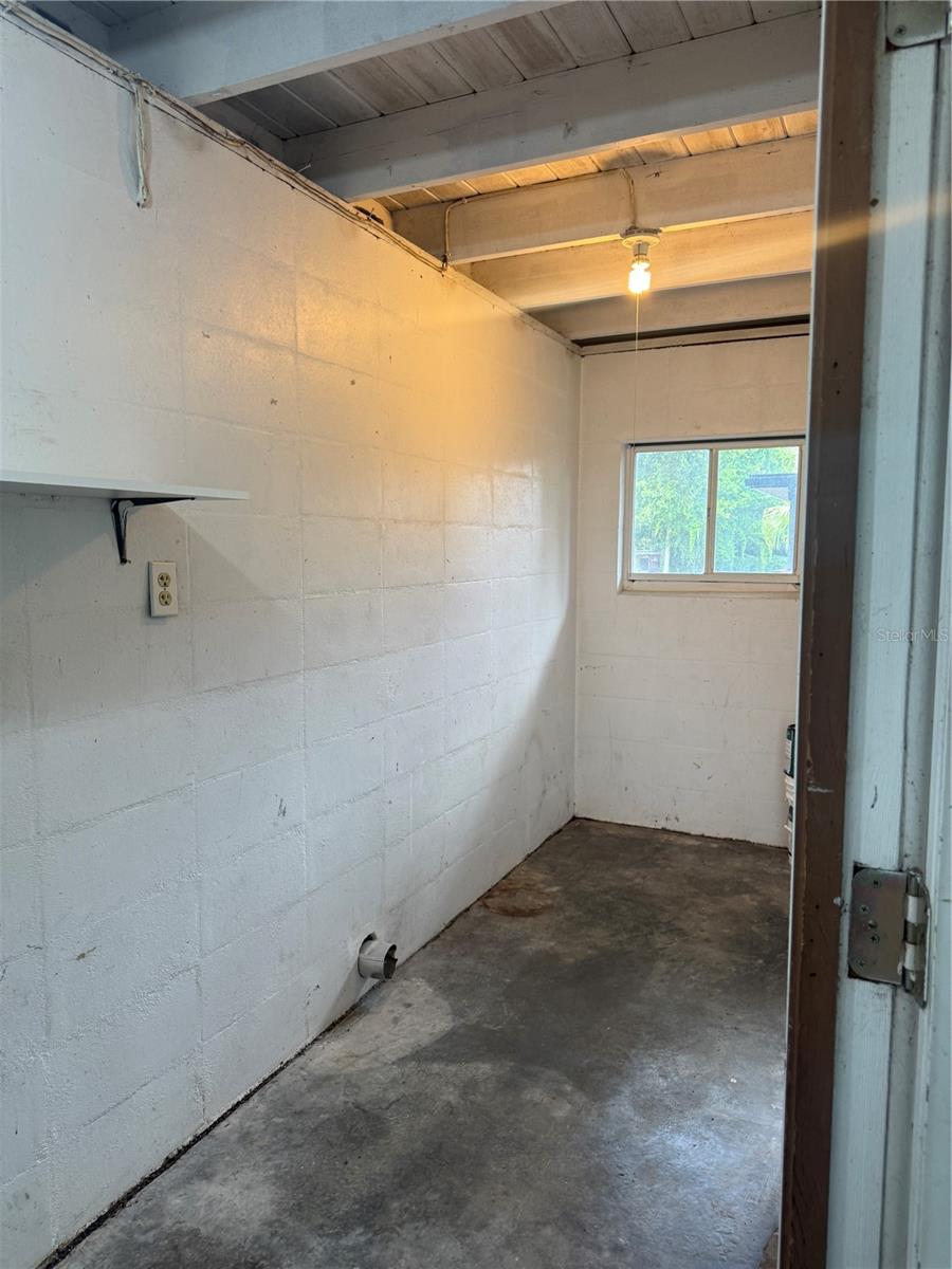 Image 11 of 12 For 8 Evans Street 8