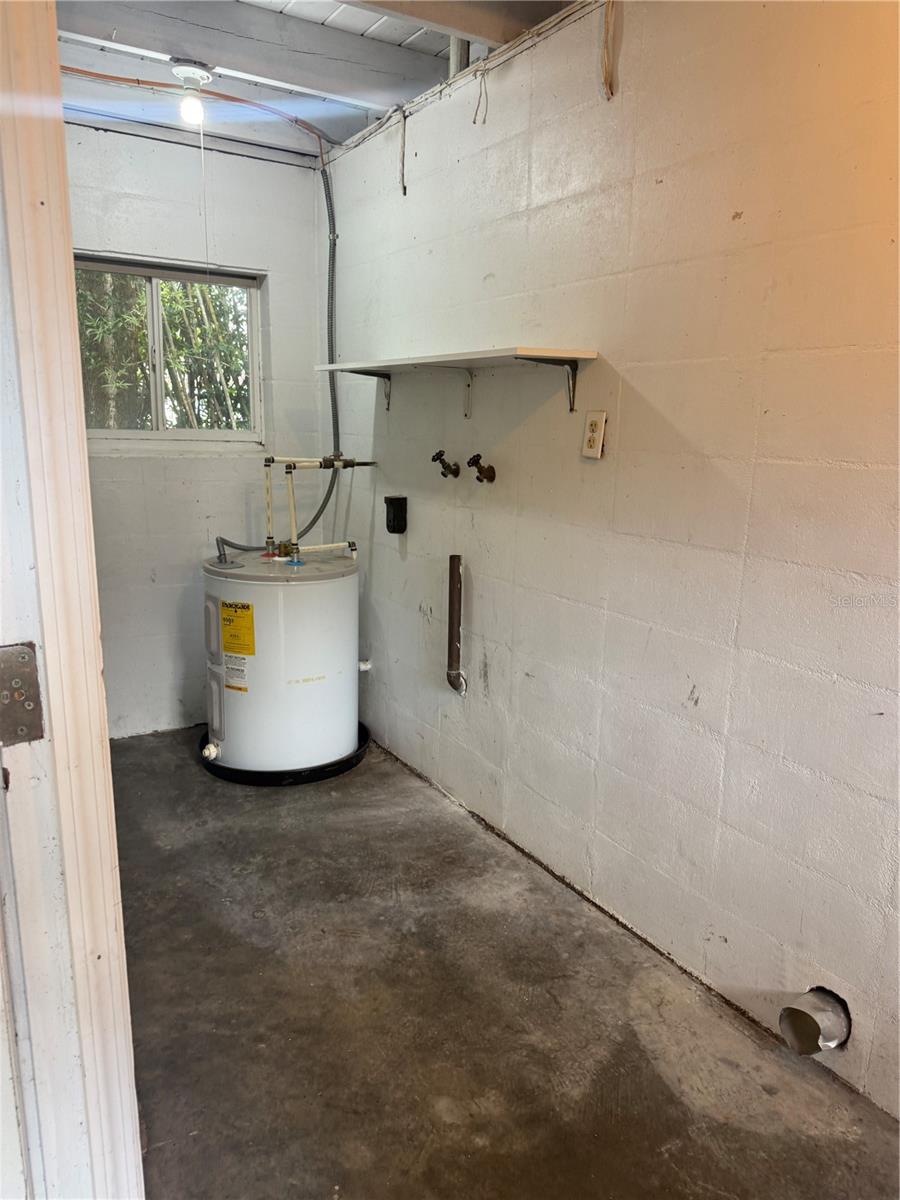 Image 12 of 12 For 8 Evans Street 8