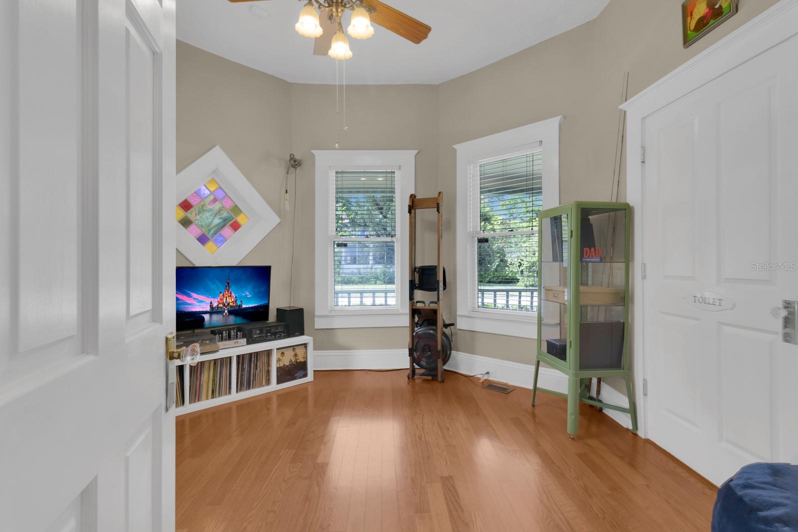 Image 34 of 50 For 618 Palmetto Avenue