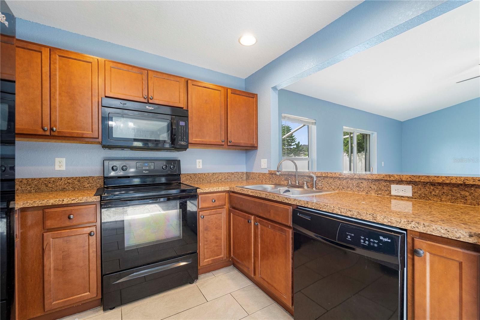 Image 15 of 36 For 947 Highland Meadows Street