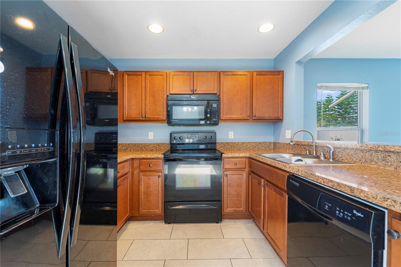 Image 16 of 36 For 947 Highland Meadows Street