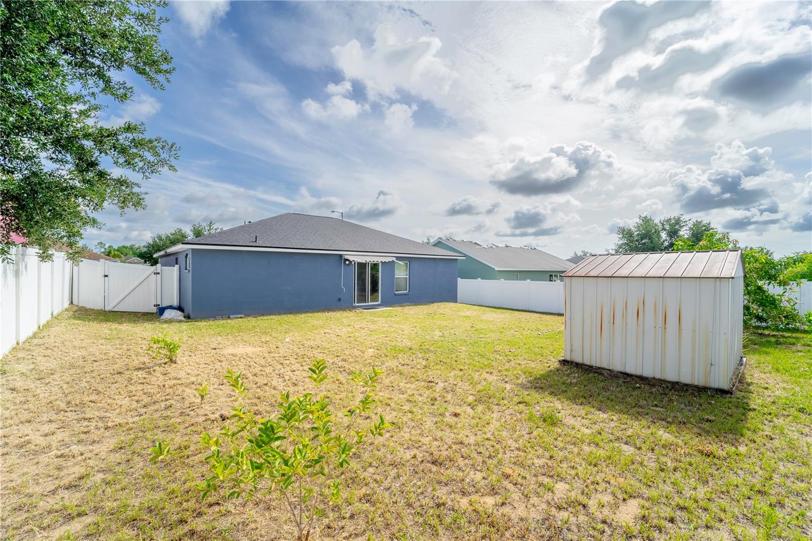 Image 9 of 36 For 947 Highland Meadows Street