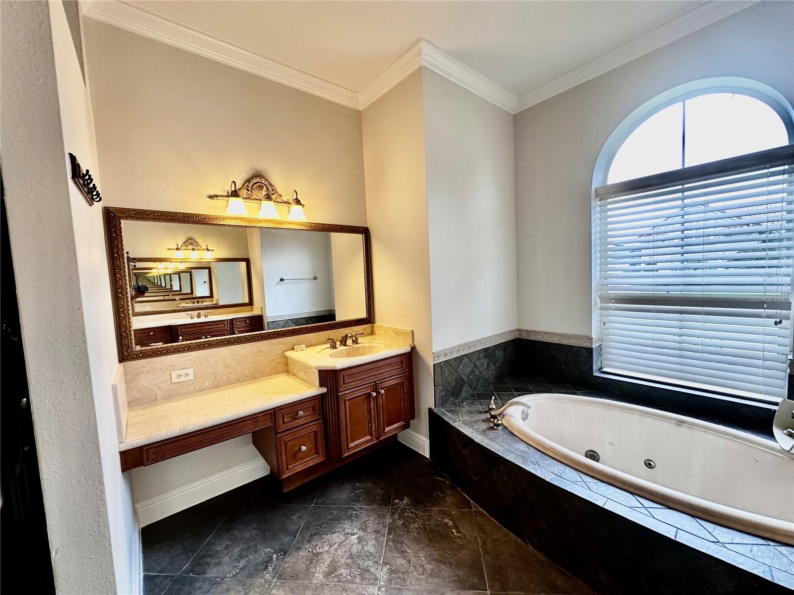 Image 20 of 45 For 5027 Keeneland Circle