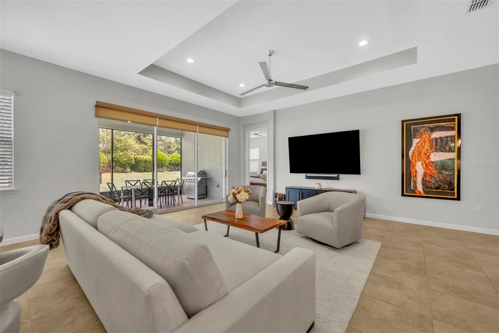 Image 14 of 38 For 221 Ravenshill Way