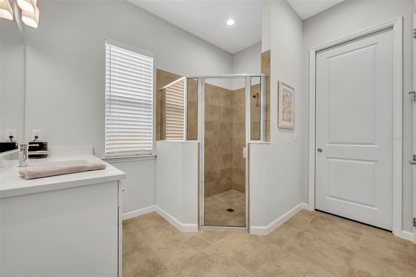 Image 23 of 38 For 221 Ravenshill Way