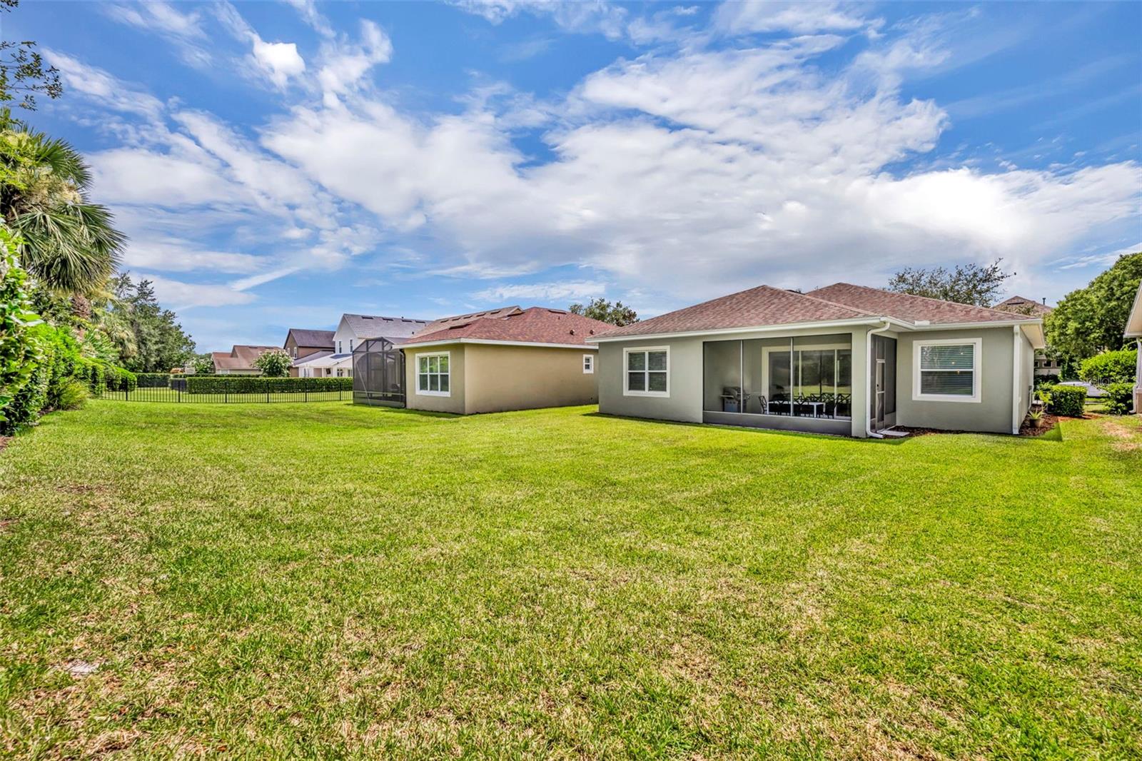 Image 31 of 38 For 221 Ravenshill Way