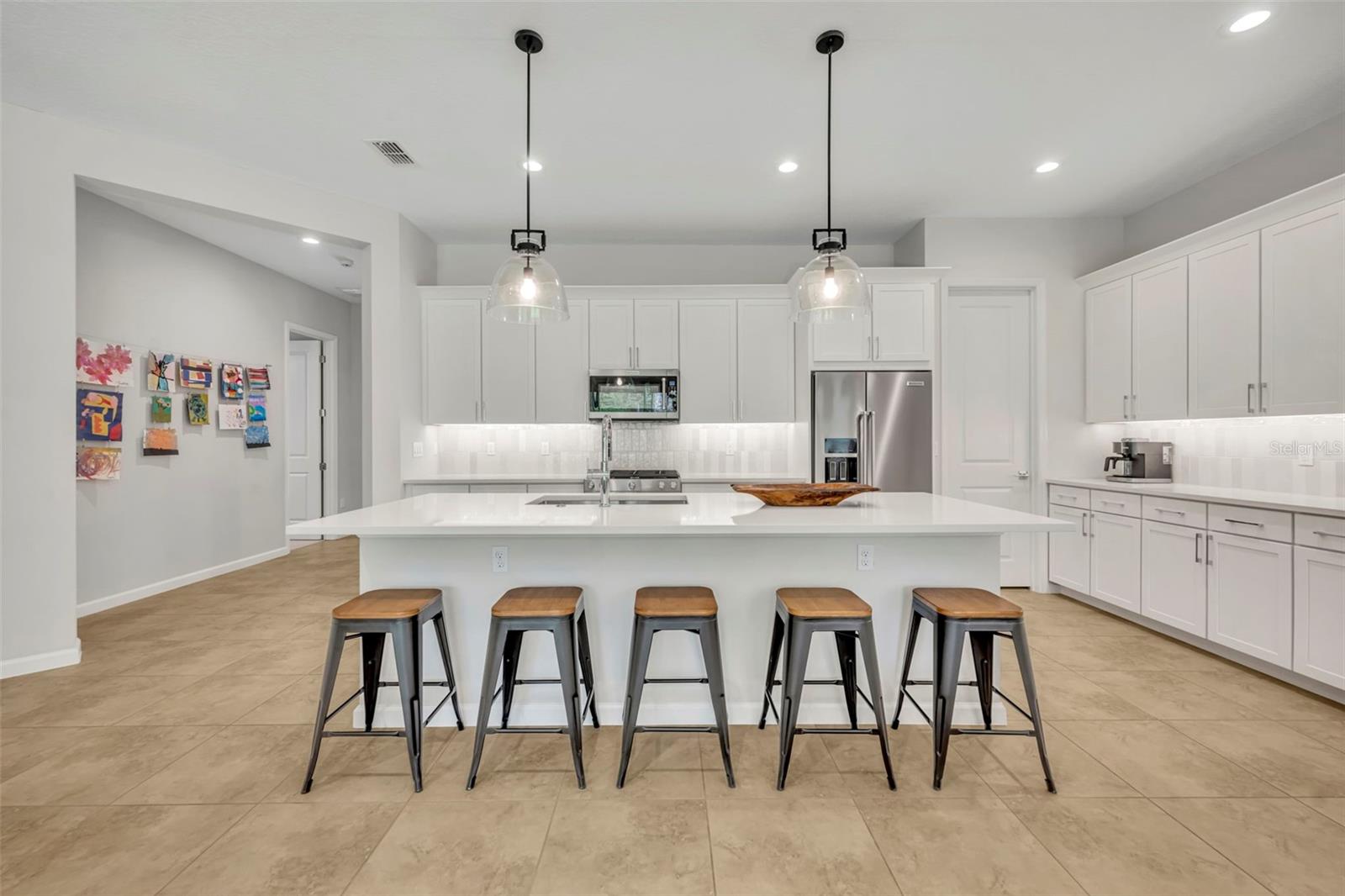 Image 5 of 38 For 221 Ravenshill Way