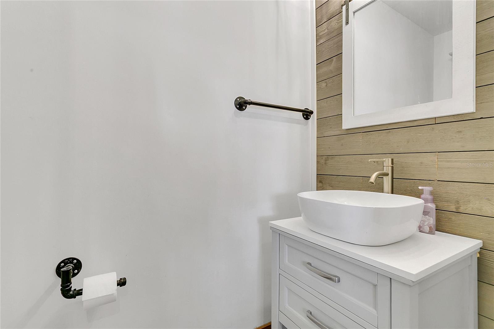 Image 16 of 39 For 1152 Laura Street
