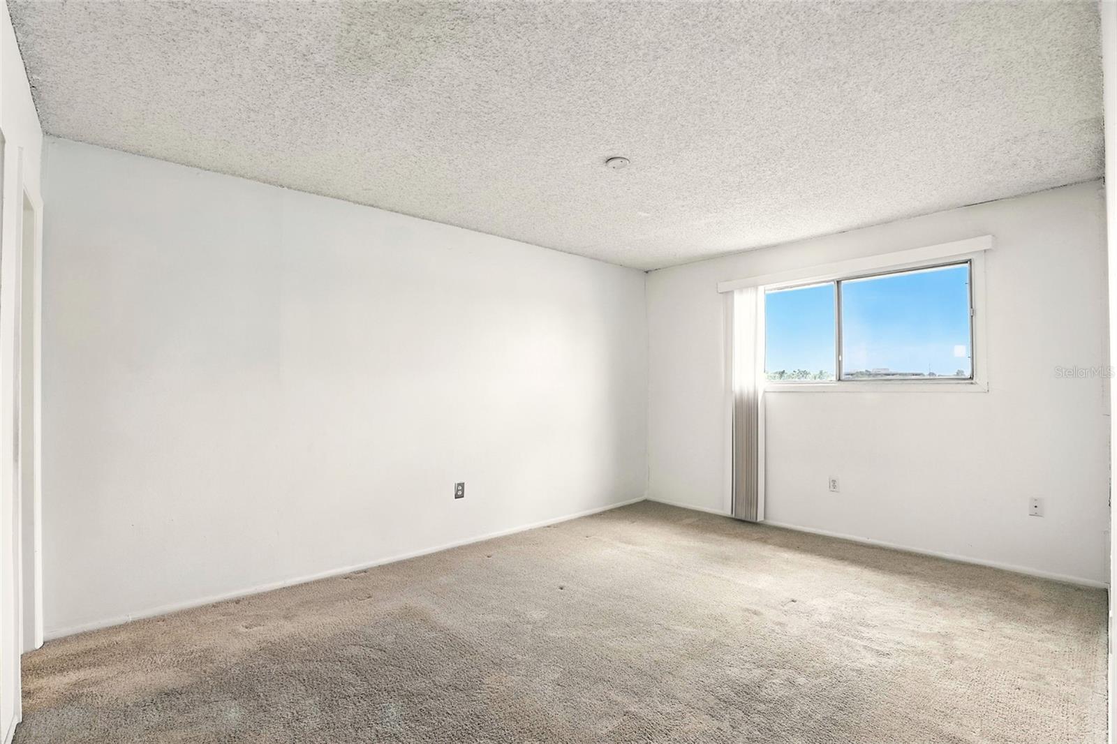Image 11 of 19 For 954 Lake Destiny Road F