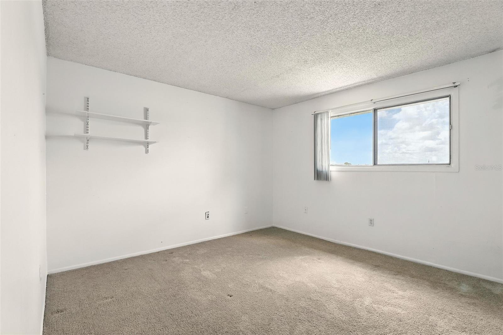 Image 14 of 19 For 954 Lake Destiny Road F