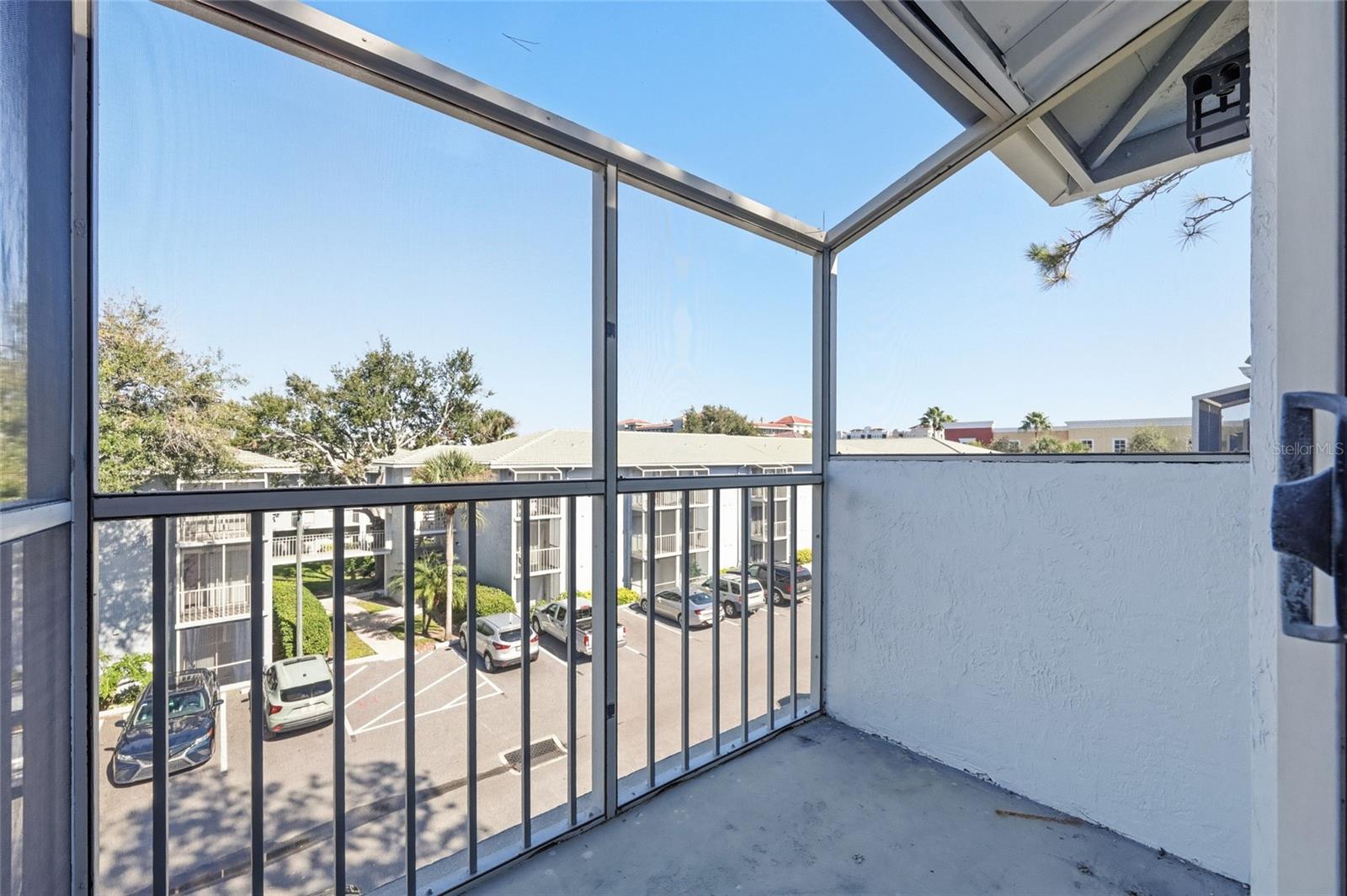 Image 18 of 18 For 122 Water Front Way 370