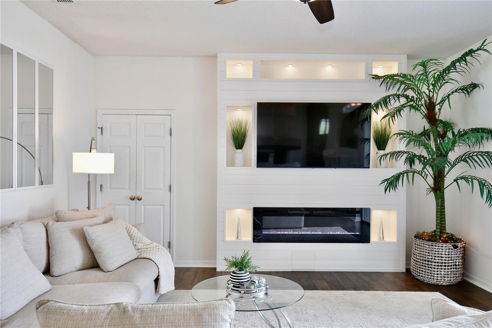Image 15 of 80 For 13744 Bluewater Circle