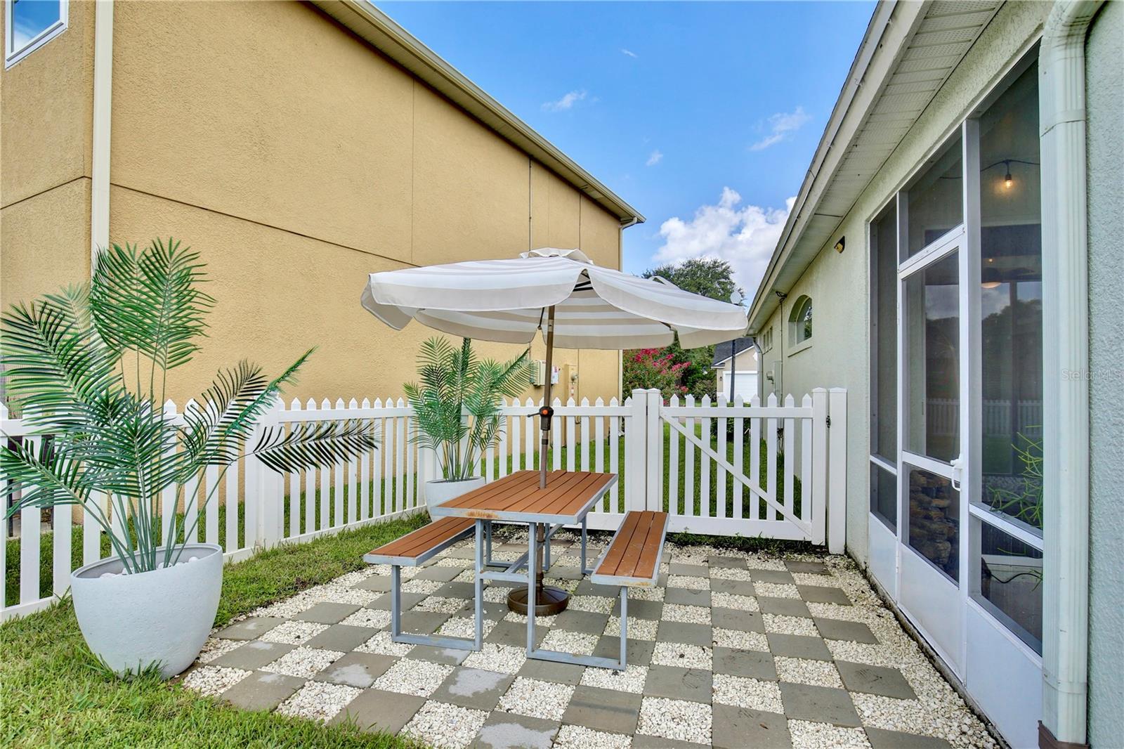 Image 34 of 80 For 13744 Bluewater Circle
