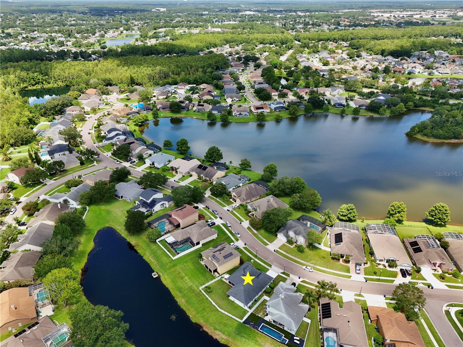 Image 49 of 80 For 13744 Bluewater Circle