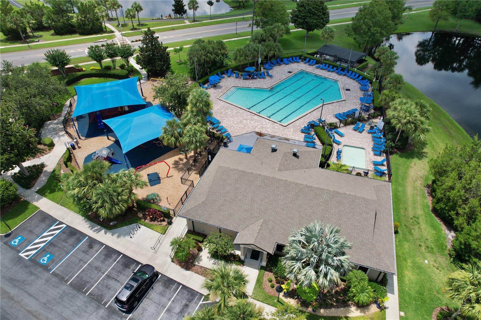 Image 68 of 80 For 13744 Bluewater Circle