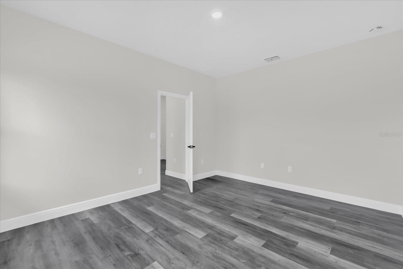 Image 19 of 35 For 17190 44th Circle