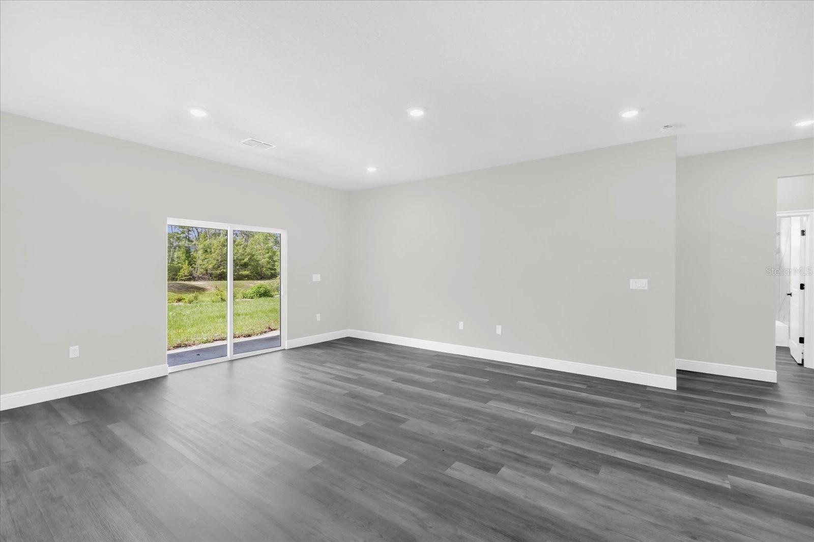 Image 6 of 35 For 17190 44th Circle