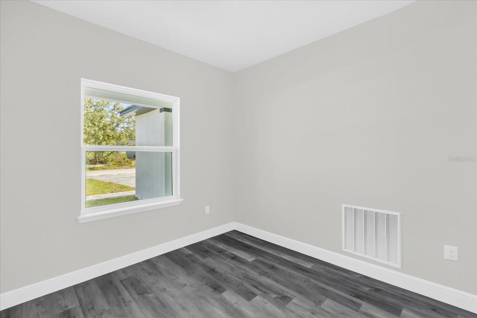 Image 7 of 35 For 17190 44th Circle