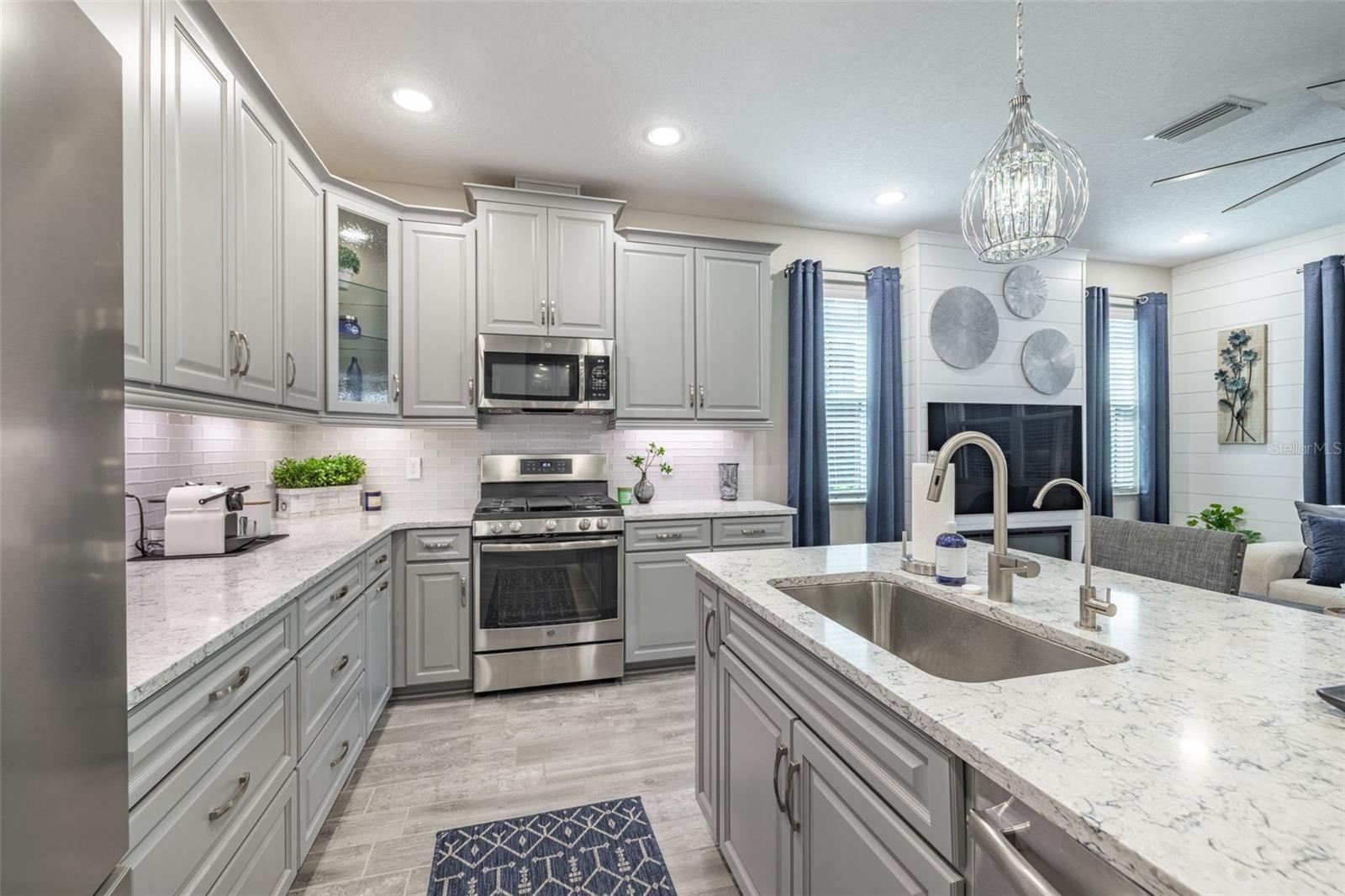 Image 6 of 38 For 12640 Rangeland Boulevard