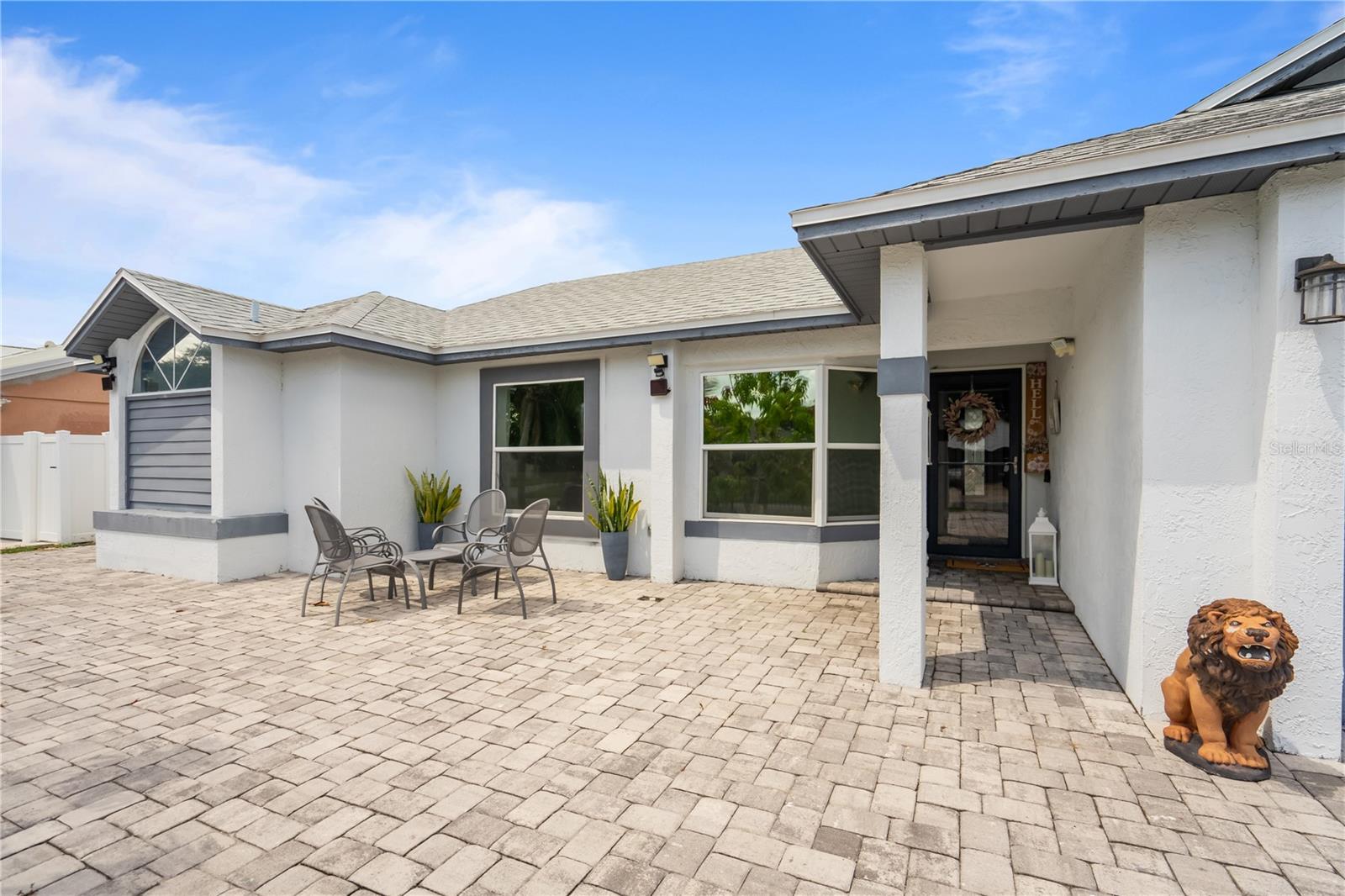 Listing photo id 2 for 229 Competition Drive
