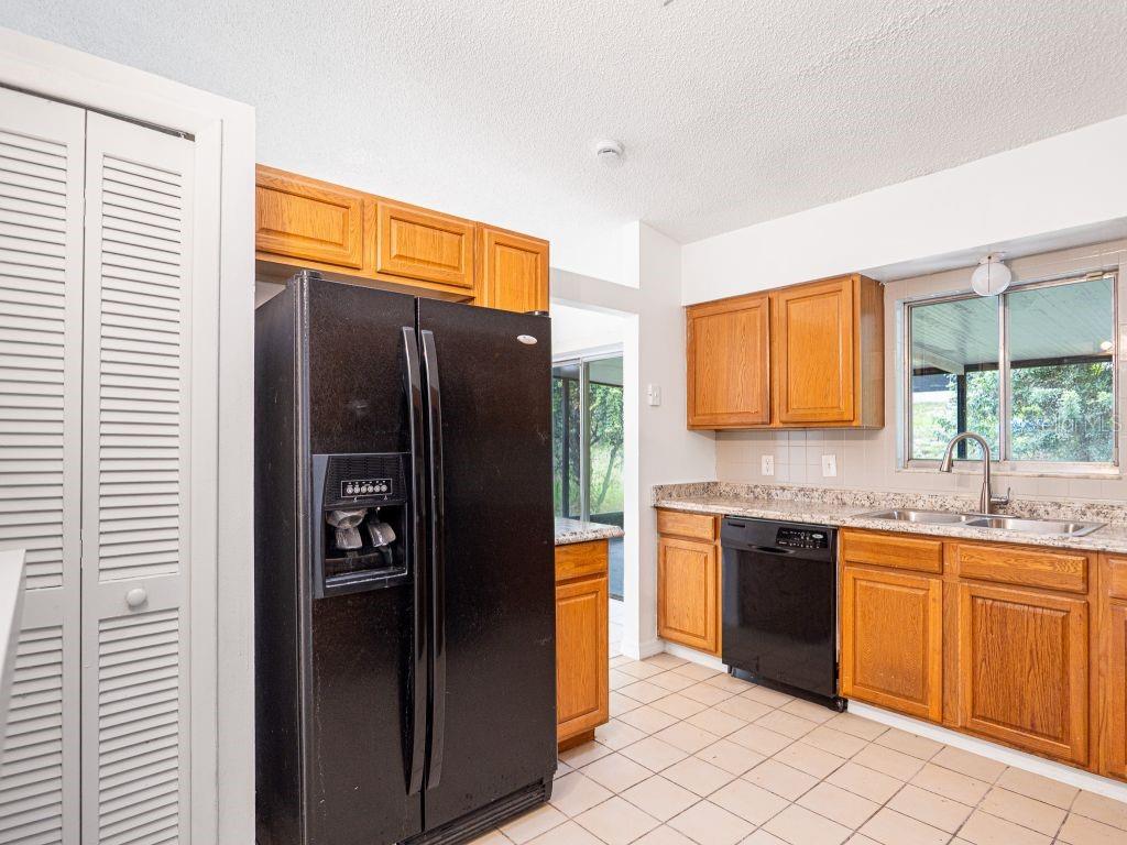 Image 13 of 34 For 7319 Seamans Bluff
