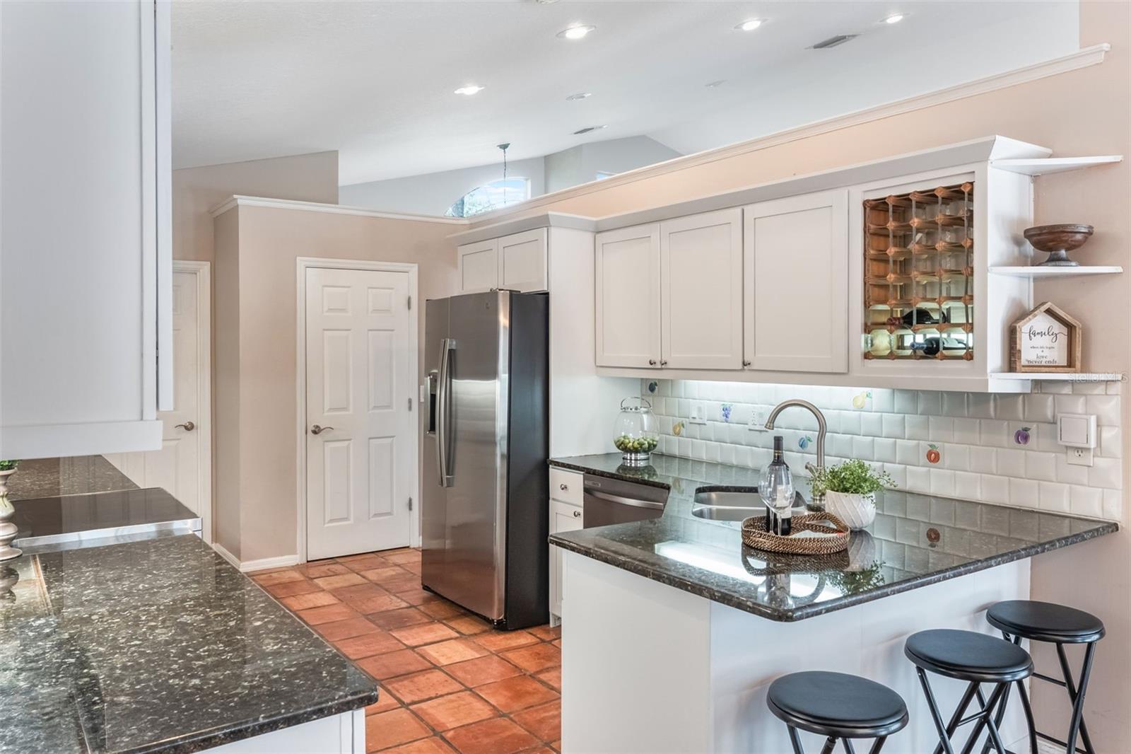 Image 11 of 51 For 260 Shady Oaks Circle