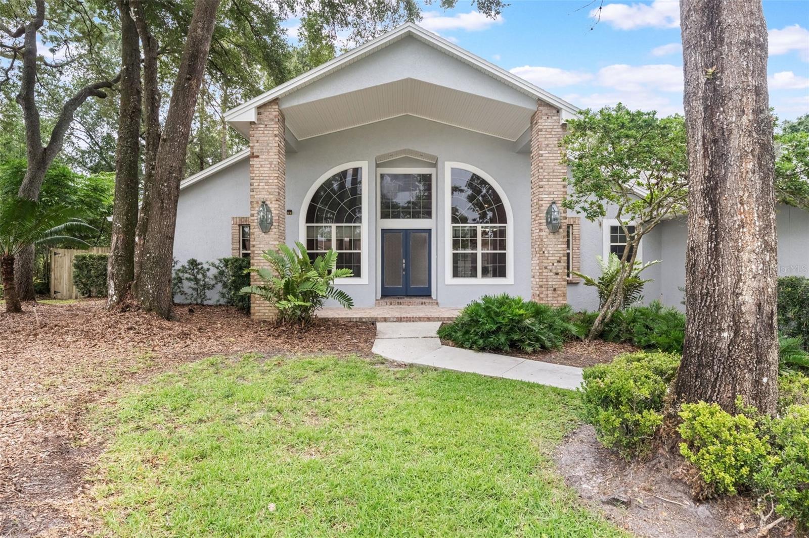 Image 2 of 51 For 260 Shady Oaks Circle