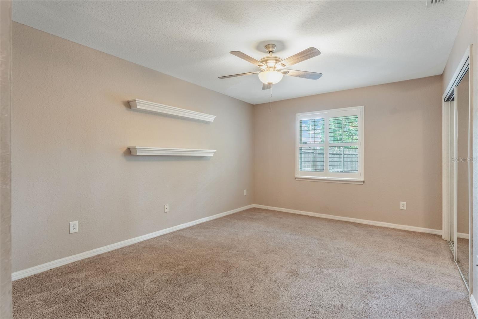Image 22 of 51 For 260 Shady Oaks Circle