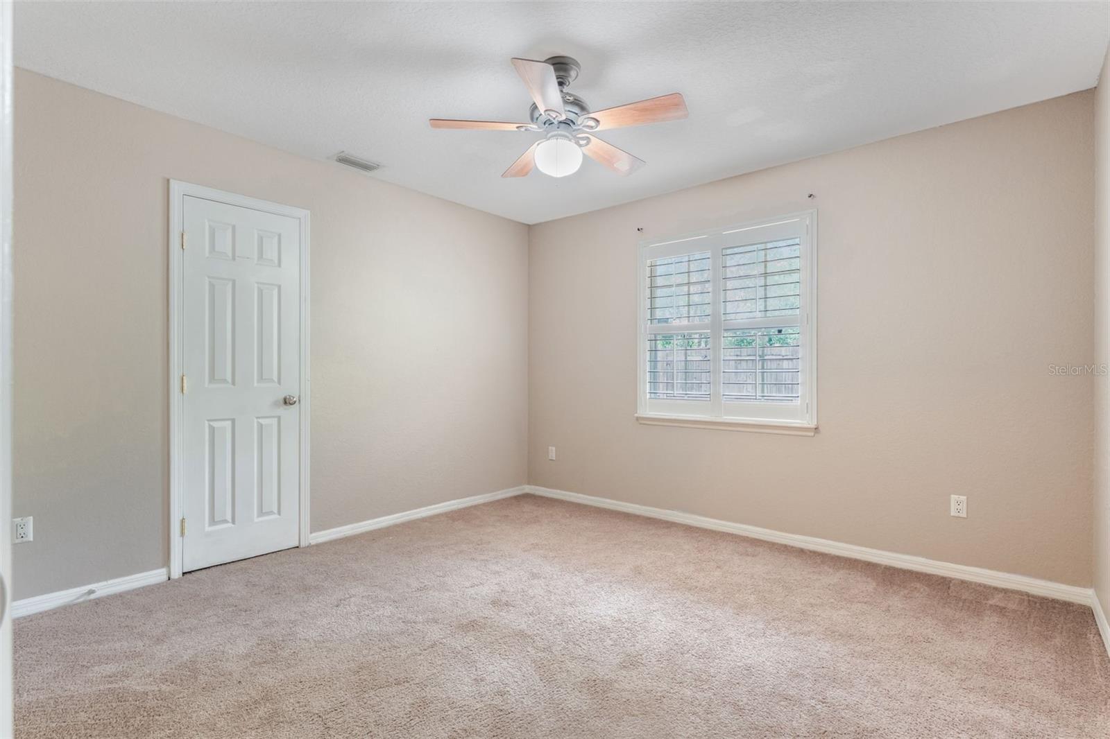 Image 24 of 51 For 260 Shady Oaks Circle