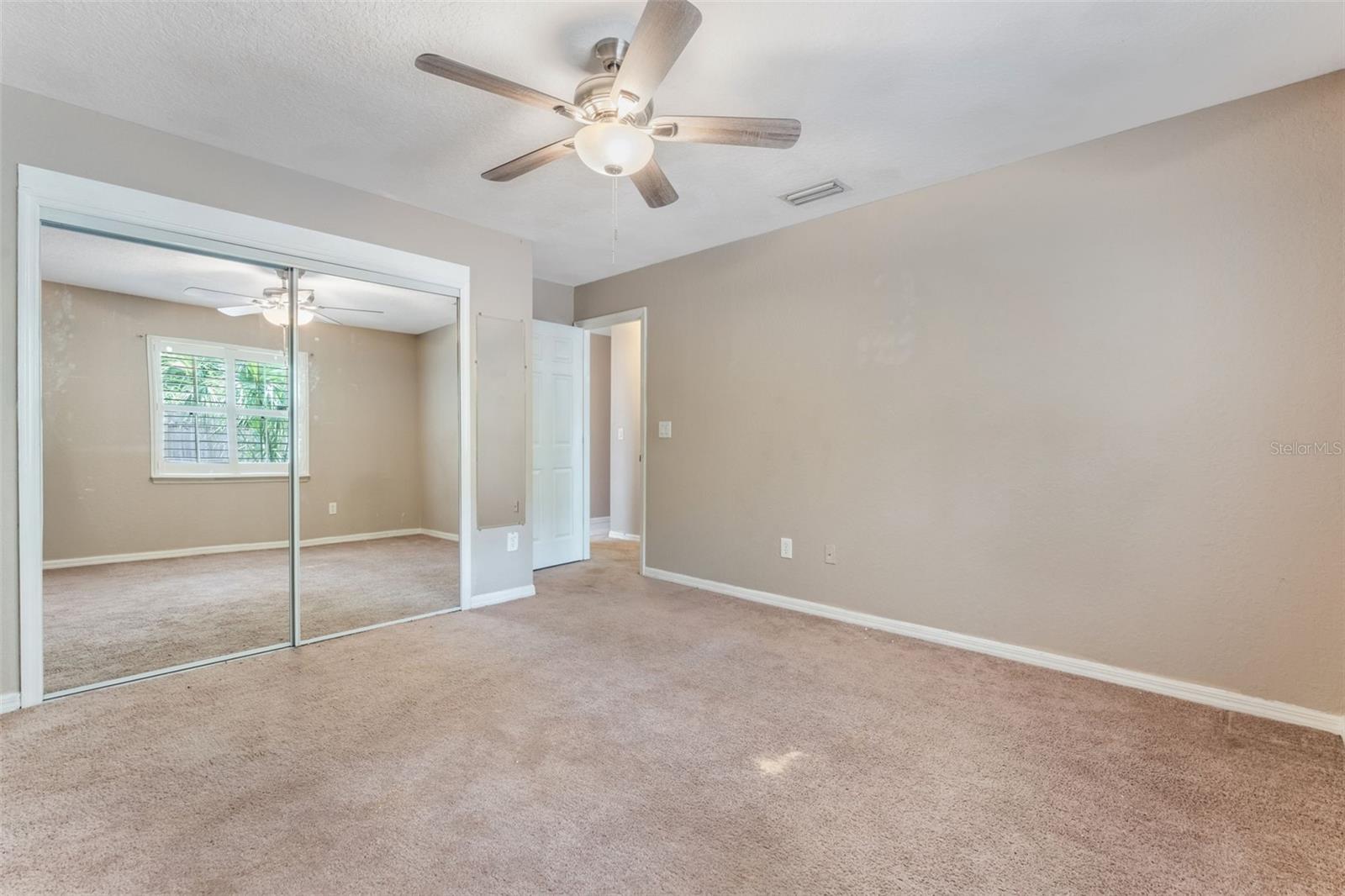 Image 26 of 51 For 260 Shady Oaks Circle