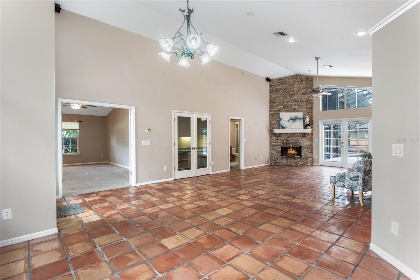Image 3 of 51 For 260 Shady Oaks Circle