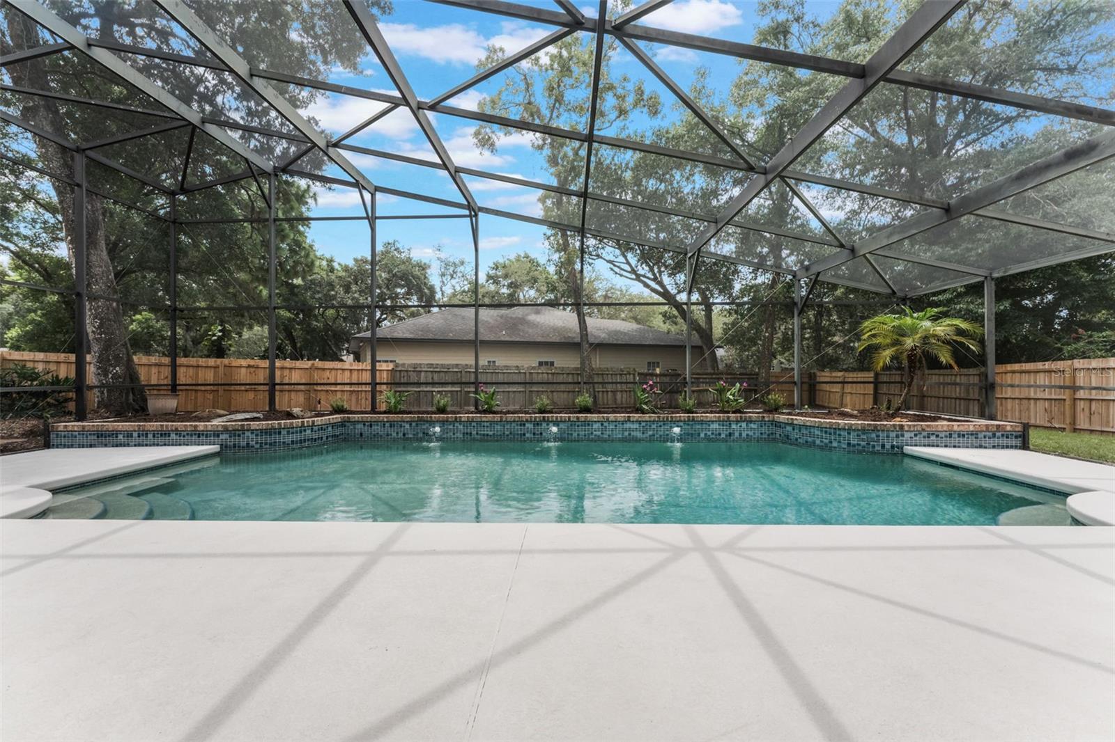 Image 31 of 51 For 260 Shady Oaks Circle