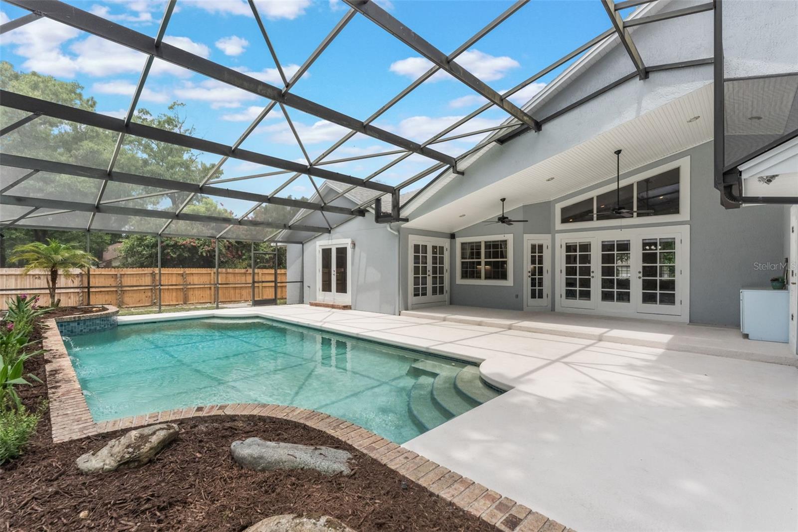 Image 34 of 51 For 260 Shady Oaks Circle