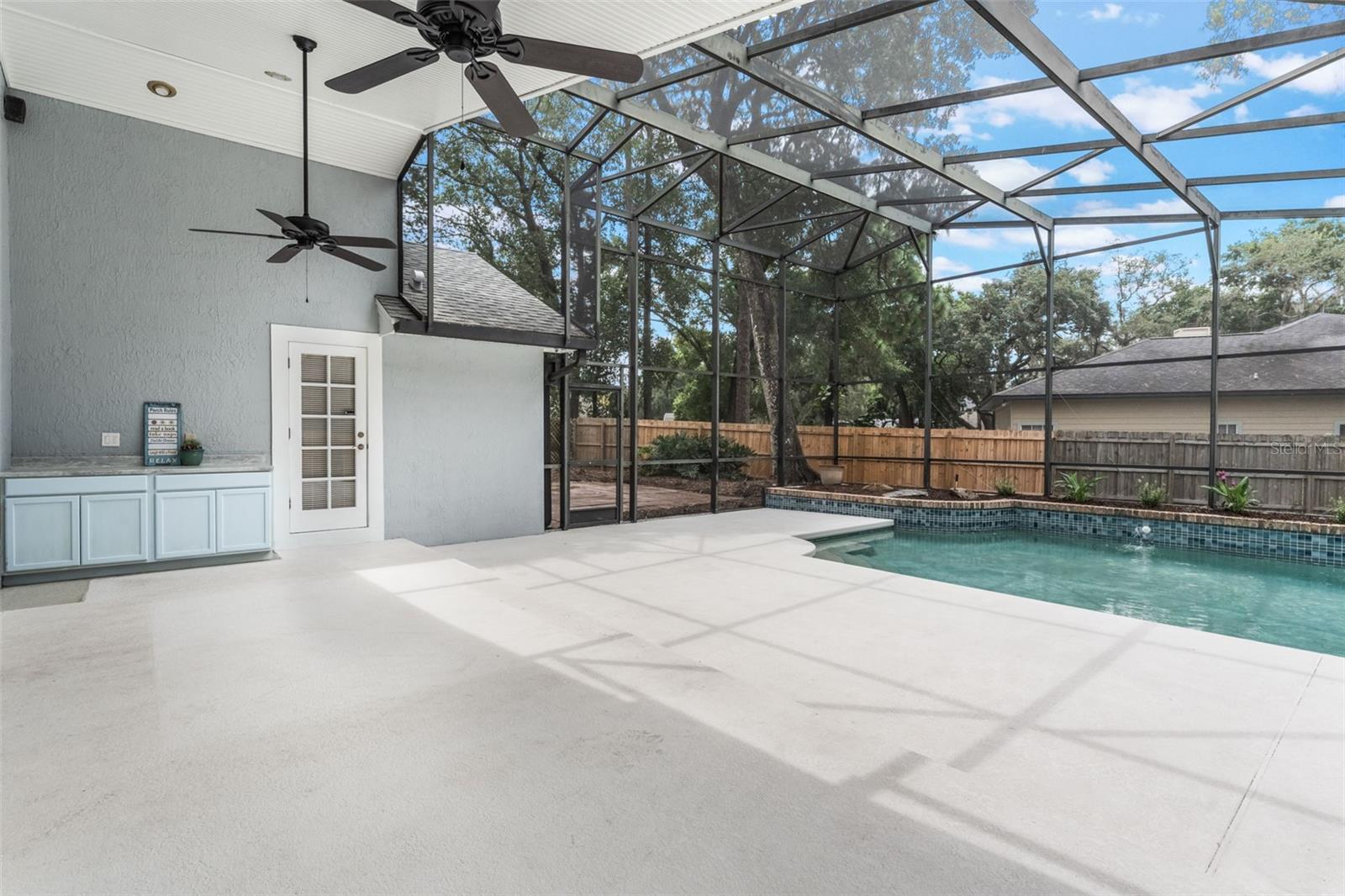 Image 35 of 51 For 260 Shady Oaks Circle