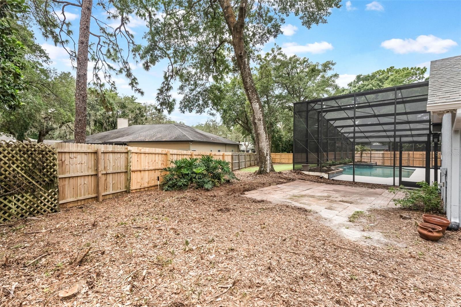 Image 37 of 51 For 260 Shady Oaks Circle