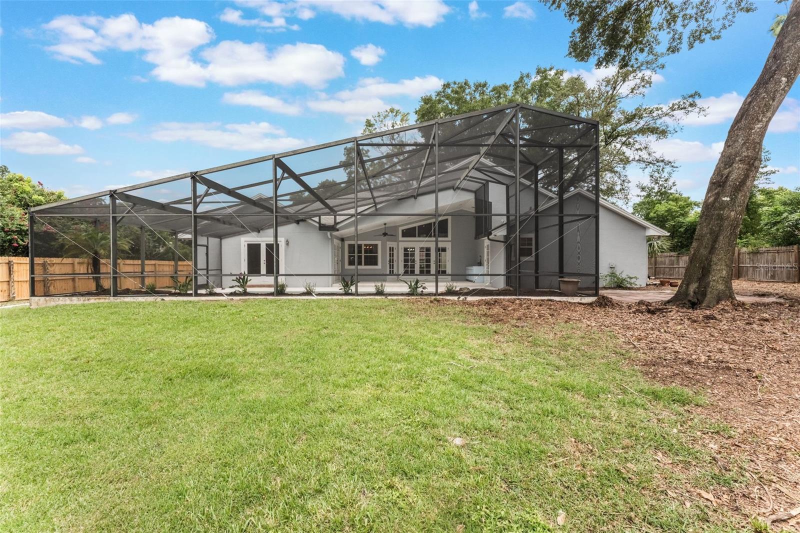 Image 38 of 51 For 260 Shady Oaks Circle